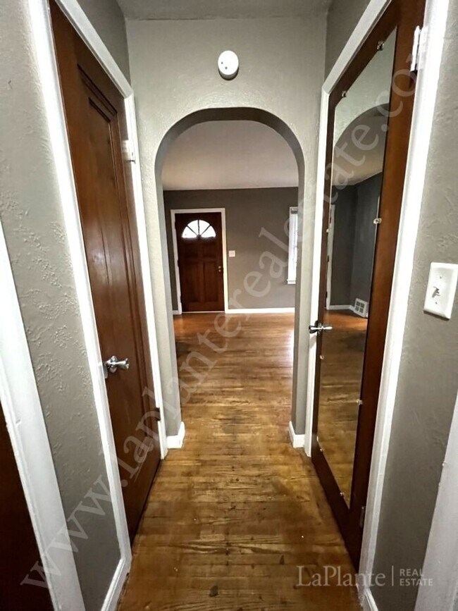 Foto del edificio - 3 Bedroom West Toledo Home for Rent