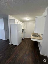 Building Photo - 1508 1st St E
