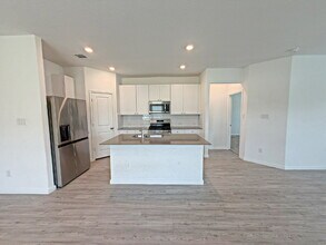 Building Photo - 12931 Rosemary Bnd