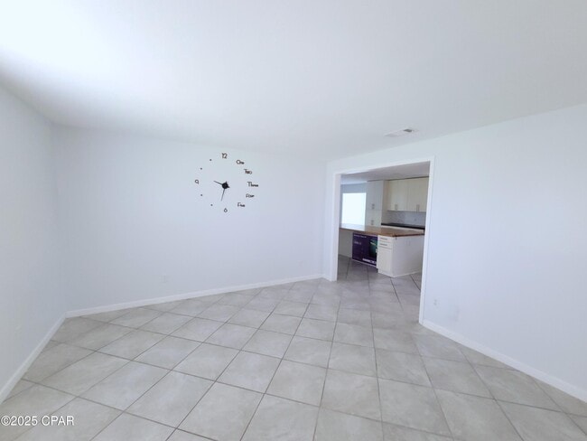 Building Photo - 325 Alexander Dr