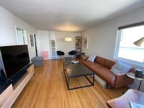Building Photo - 1342 Ordway St