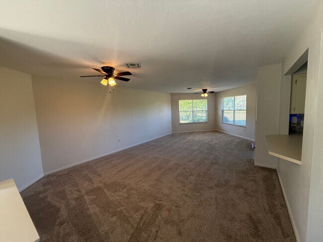 Foto del edificio - Classic Comfort in Rainbow Springs Country Club Estates