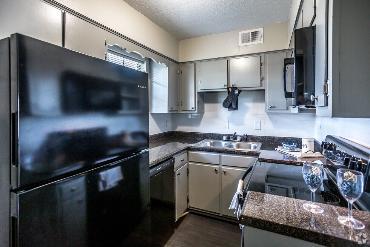 Foto principal - Graceland Pointe Apartments: Modern Style,...