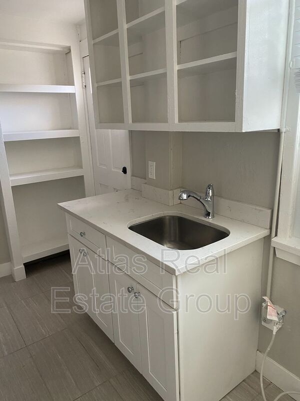 Foto del edificio - 1075-1085 N Clarkson St