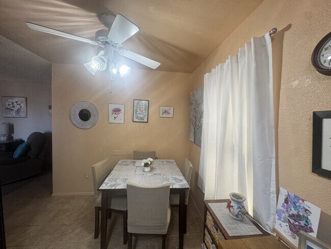 Building Photo - 1280 Mohave Dr