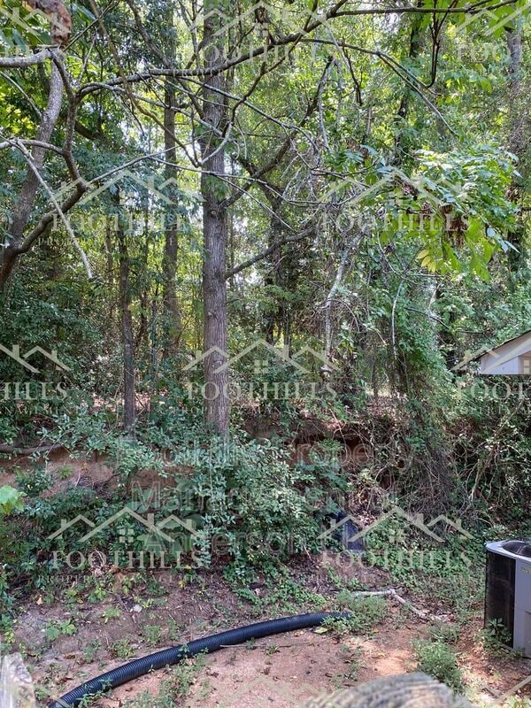 Building Photo - 111 Woodland Dr