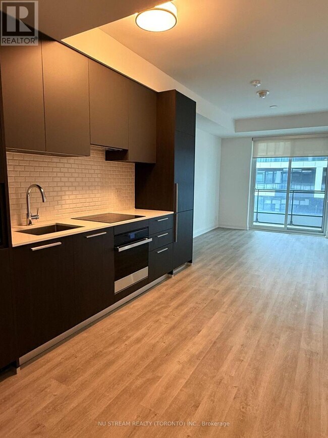 Photo du bâtiment - 65 Broadway Ave