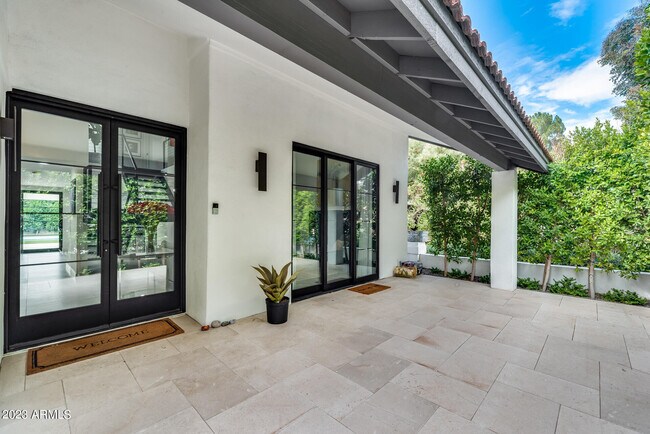 Foto del edificio - 8618 N Timberlane Dr