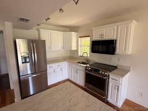 Building Photo - 342 Southwind Dr