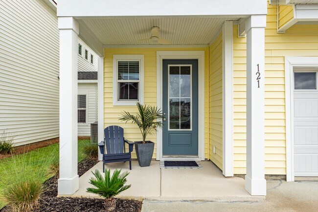 Building Photo - 121 Hawthorne Landing Dr