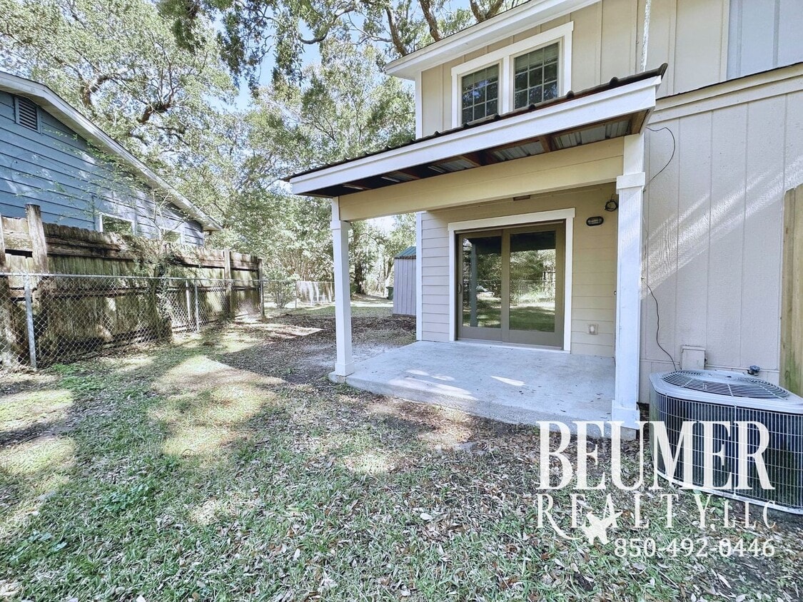 Primary Photo - $450 Off Move In Special Adorable 2br 1.5 ...