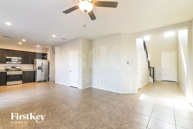 Foto del edificio - 2875 North Fair Oaks Avenue