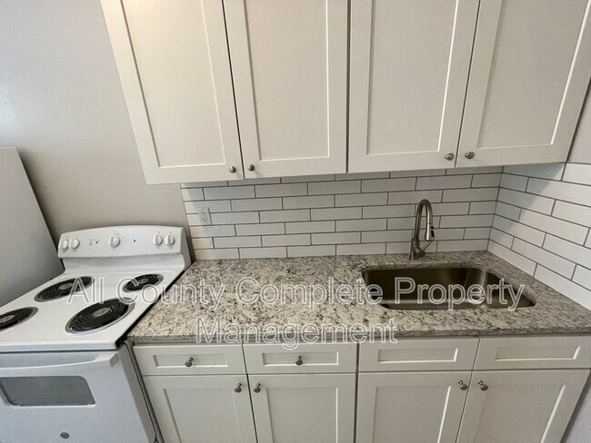 Building Photo - 82 32nd Street