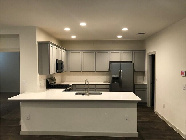 Foto del edificio - 13208 Bryson Dr