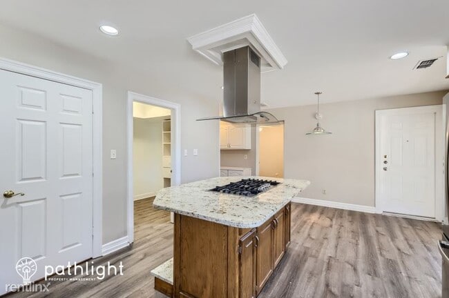 Building Photo - 5 br, 4 bath House - 12127 Larchgate Drive...