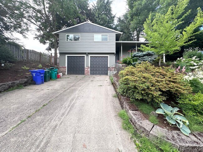 Foto del edificio - Modern Home 4 Bed 2.5 Bath in Gresham Butte!