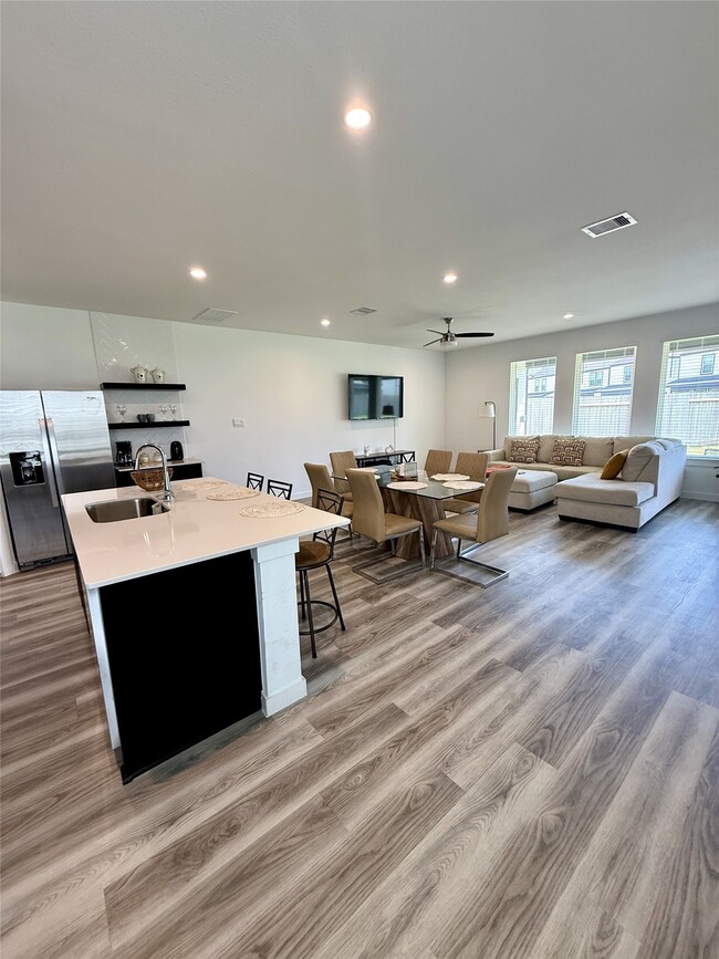 Building Photo - 12312 Greenwood Gate Drive
