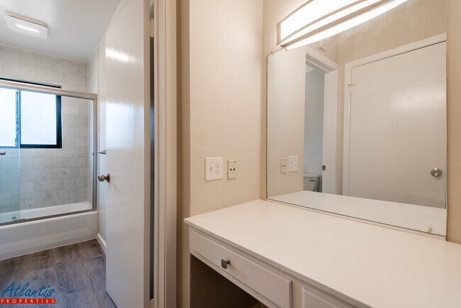 Foto del edificio - 1280 Brookfield Ave