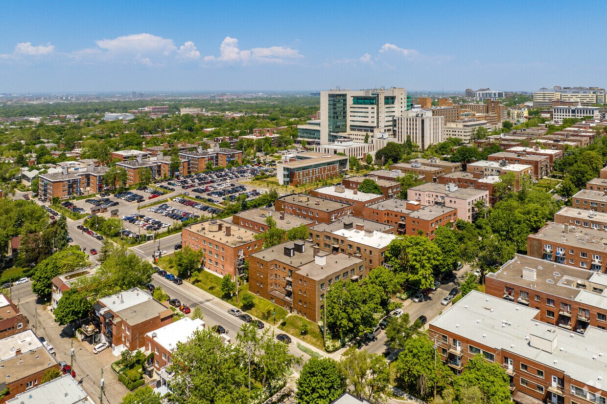 Aerial Photo - 4585 Av Dupuis