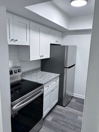 Building Photo - 1724 Wesley Way NW