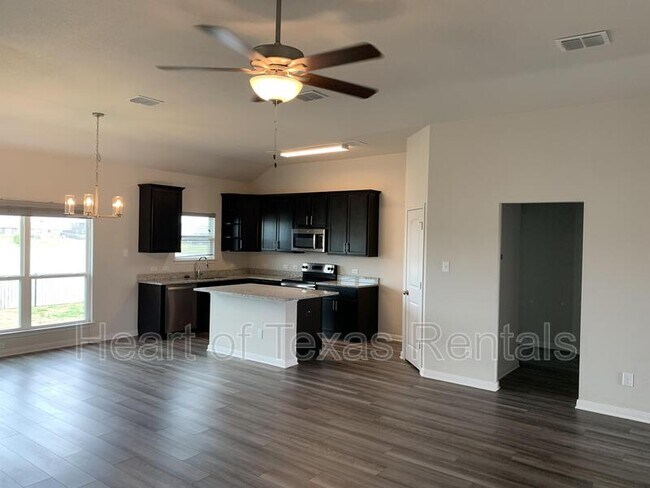 Foto del edificio - 828 Murphy Rd