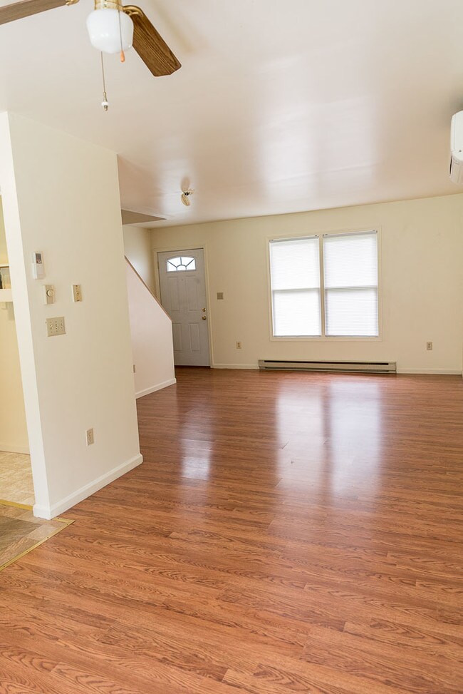 Building Photo - 1208 Lawton Ln