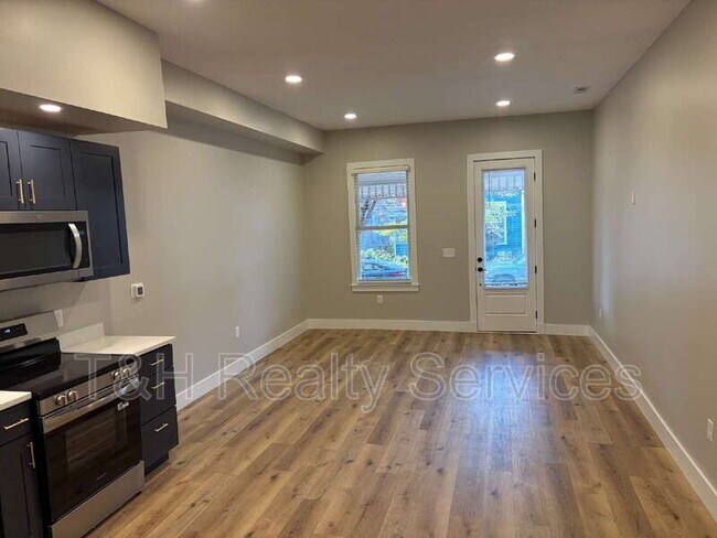 Building Photo - 529 N Highland Ave