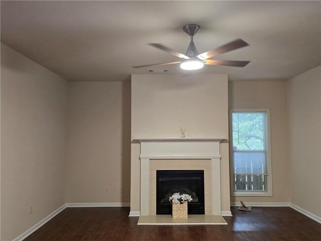 Building Photo - 3588 McClaren Way