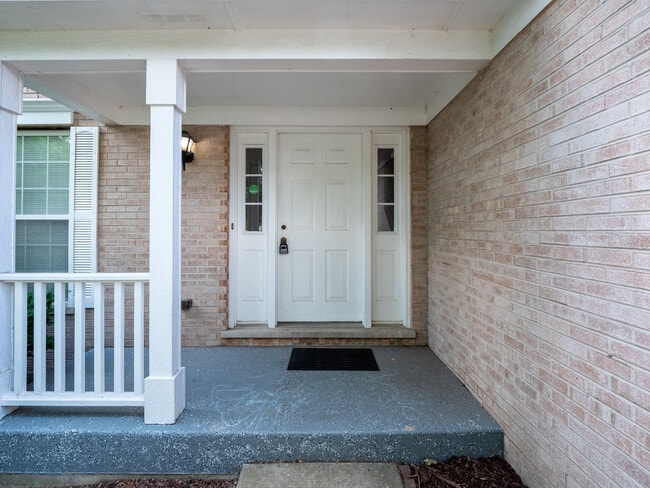 Building Photo - 1040 Sanctuary Ln