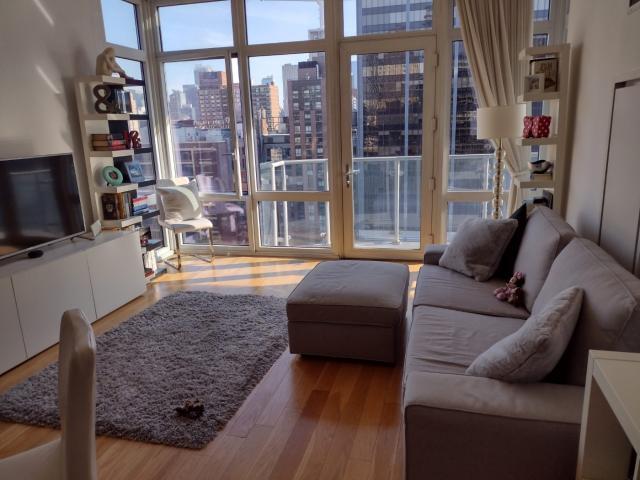 Foto principal - 1 bedroom in New York NY 10019