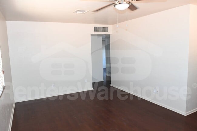Building Photo - 2145 E Osborn Rd