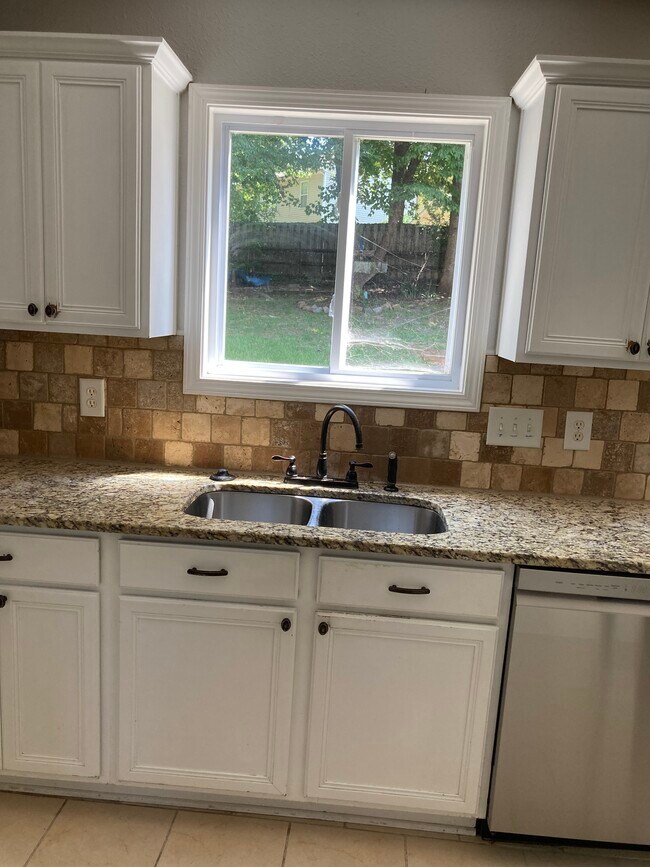 Foto del edificio - 9816 Waltham Ct