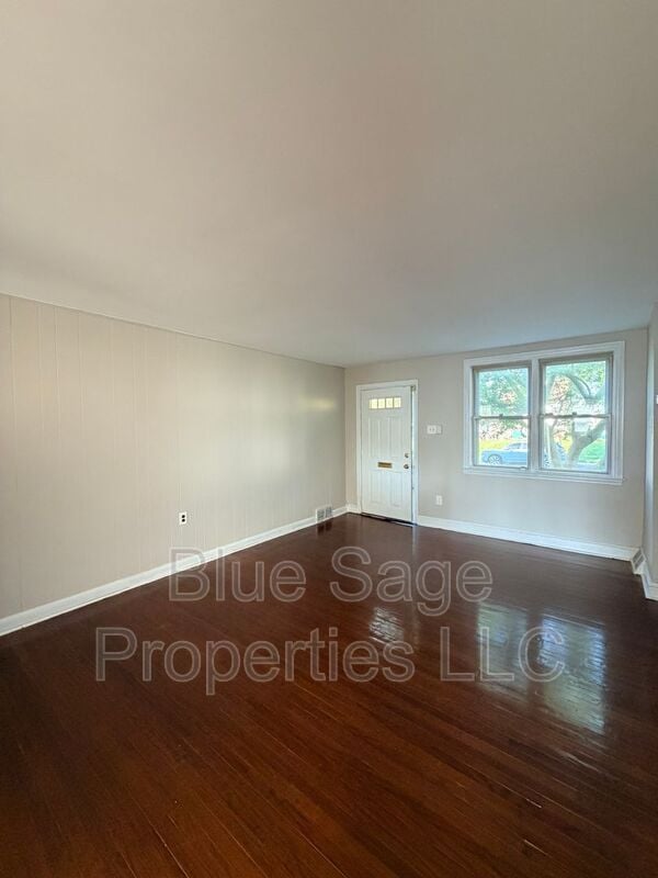 Foto del edificio - 902 Maple Ave