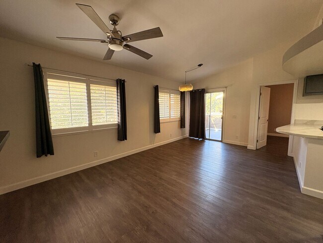Foto del edificio - ***MOVE-IN SPECIAL*** AVAILABLE NOW! 2 Bedroom 2 bathroom upstairs unit located in Ontario