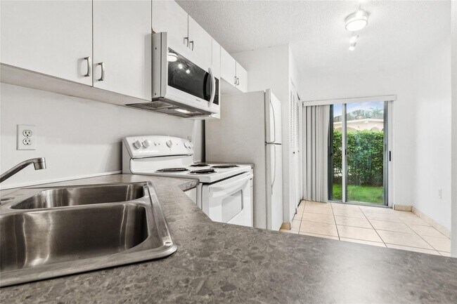 Foto del edificio - 2173 NW 78th Ave