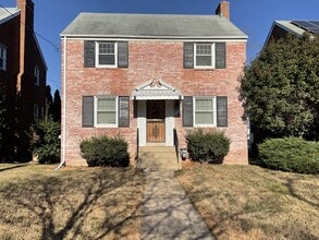 Building Photo - 1732 Buchanan St NE