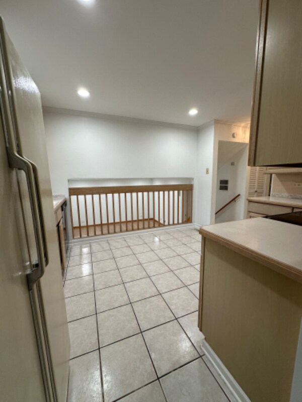 Building Photo - 1555 Brandywyn Ct N