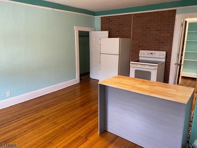 Foto del edificio - 313 Hoover Ave