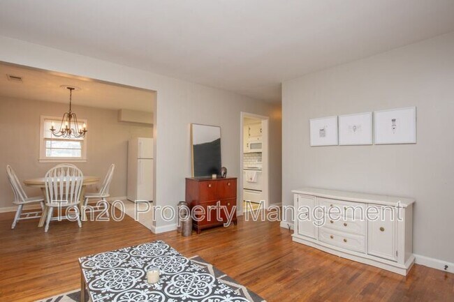 Foto del edificio - 4264 Yates Dr