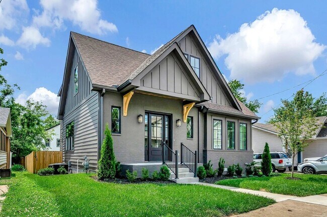 Building Photo - Minutes From Downtown New 4 bedroom, 3 and...