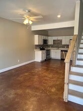 Building Photo - 313 Broad St