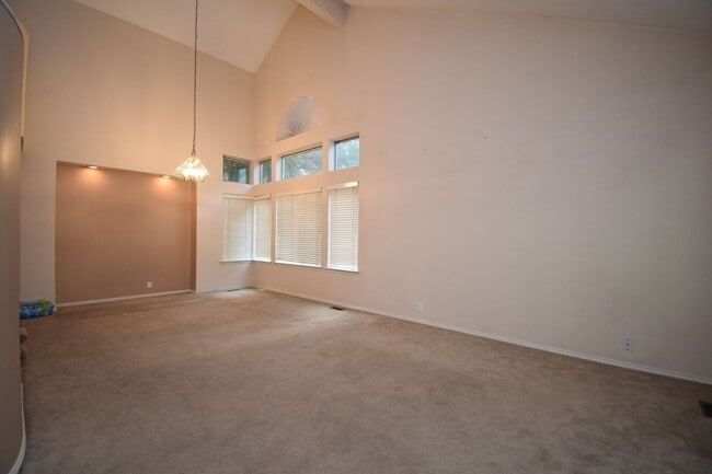Foto del edificio - 2122 Rainbow Point Dr