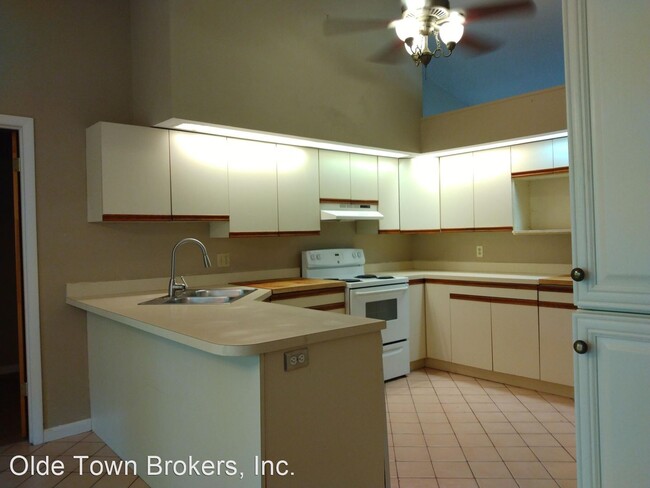Building Photo - 3 br, 3 bath House - 606 E Orange Street