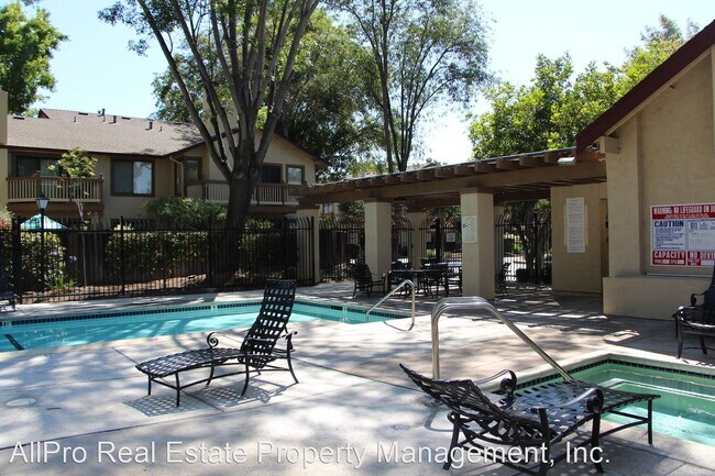 Foto del edificio - 2 br, 2 bath House - 38751 Huntington Circle