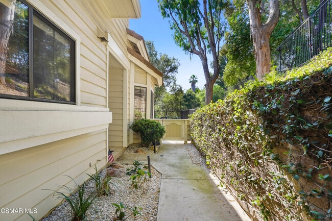 Building Photo - 5654 Starwood Ct