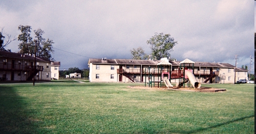 Área de juegos para niños - Breaux Bridge Apartments