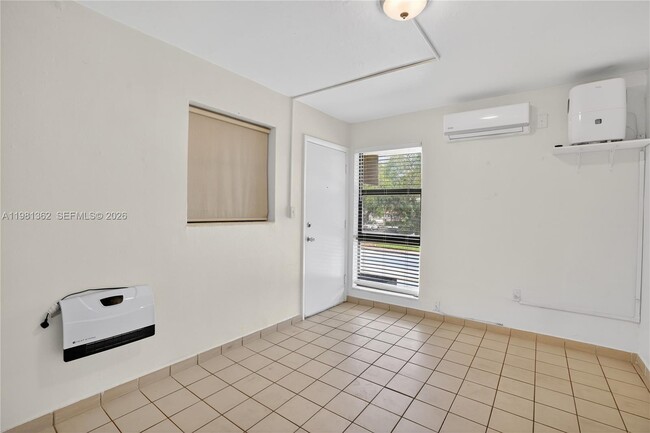 Building Photo - 1600 S Le Jeune Rd