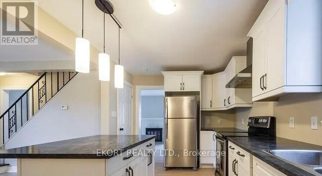 Building Photo - 306 MacDonald Ave