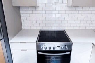 Building Photo - 2070 Chomedey