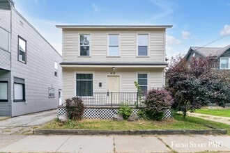 Building Photo - 615 Davis St